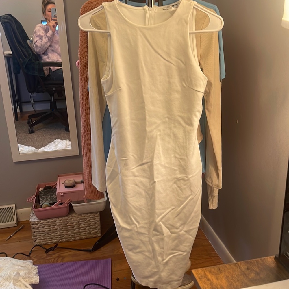 White fitted dress